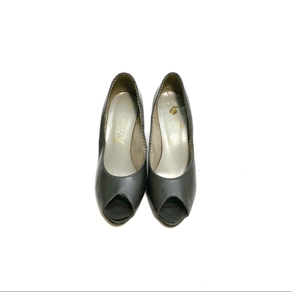 Vintage 1960s gray leather peep toe pumps - Picture 3 of 8
